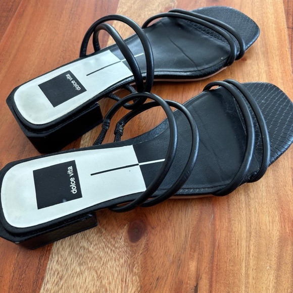 Dolce Vita Haize Sandal (black) - Picture 2 of 3